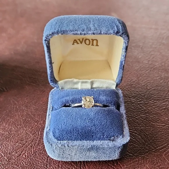 Avon wedding rings store